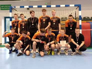 ZS nr 1 wygrywa powiatową Licealiadę w piłce ręcznej